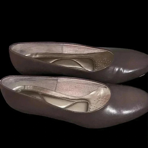 Woman’s shoes - flats - Picture 5 of 5